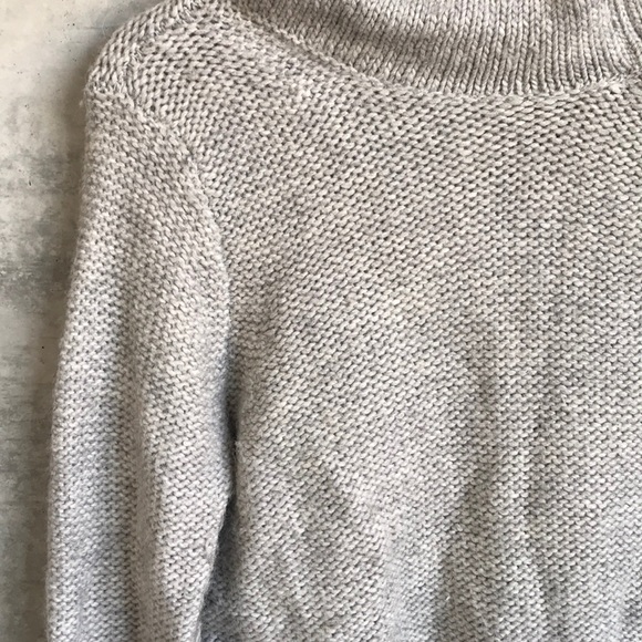 Banana Republic Gray Sweater - Picture 6 of 7